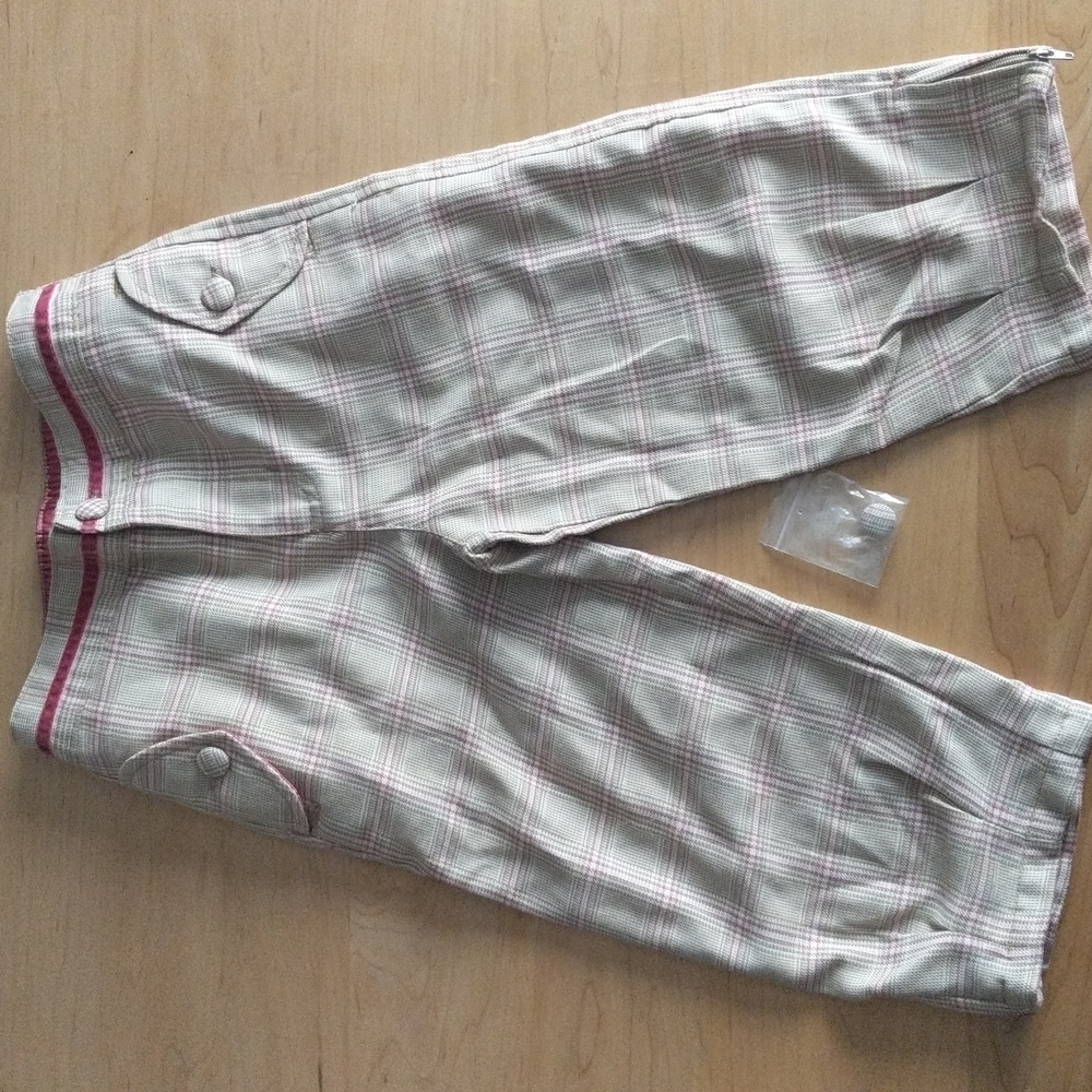 Girl's Plaid Capri Pants